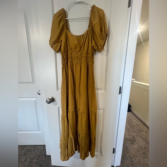 Max + Ash Dresses & Skirts - Chic Short Sleeve Mustard Dress